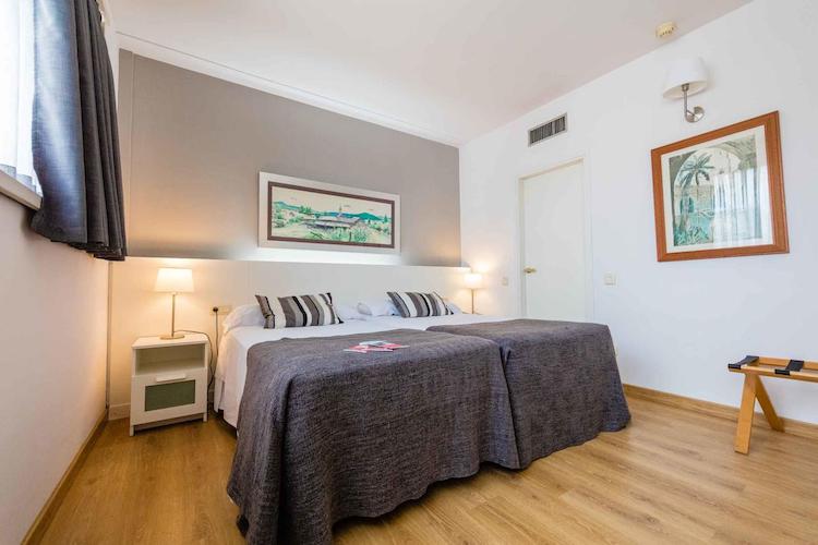barcelona hotel camp nou Atenea aparthotel