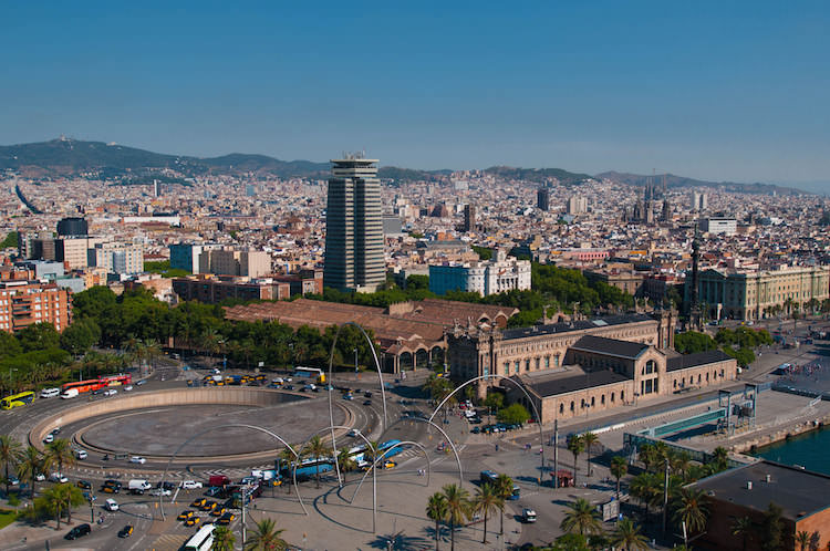 Mooi uitzicht over Barcelona vanaf de kabelbaan